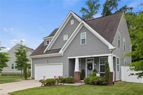 1307 Copper Knoll Ln, Chesapeake, VA 23320
