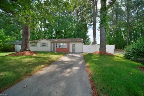 500 Mango Dr, Virginia Beach, VA 23452