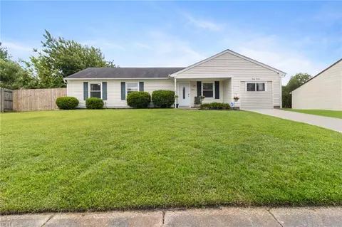 3013 Tournament Dr, Chesapeake, VA 23323