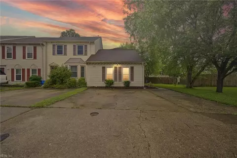 4795 Woods Edge Rd, Virginia Beach, VA 23462