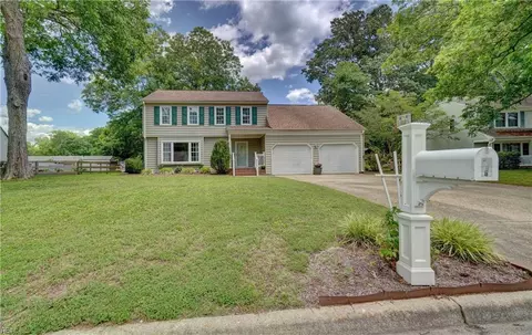 7 Saint Francis Dr, Newport News, VA 23602
