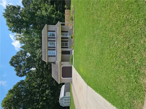 834 Haskins Dr, Suffolk, VA 23434