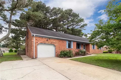 1238 Grenadier Dr, Chesapeake, VA 23322