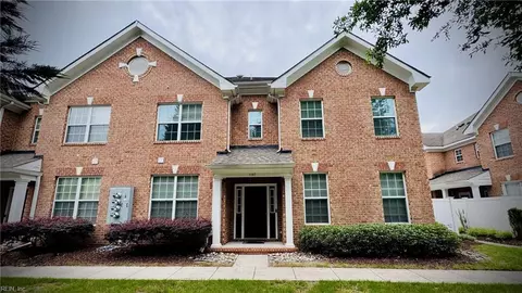 1107 Halton Ln, Chesapeake, VA 23320