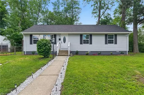 23 Stonewall Ter, Hampton, VA 23666