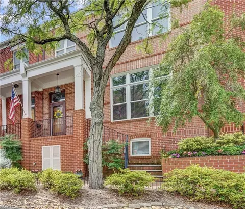 253 W Freemason St, Norfolk, VA 23510