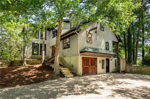 440 Goodspeed Rd, Virginia Beach, VA 23451