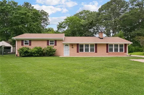 139 Kitty Dr, Yorktown, VA 23692