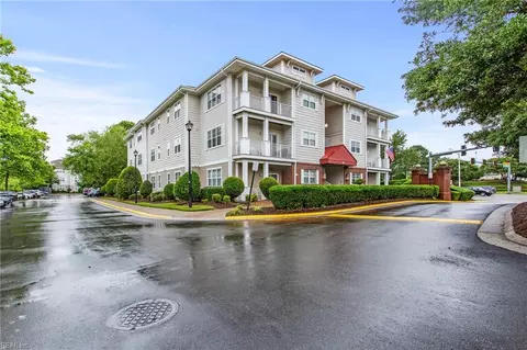 5300 Warminster Dr #302, Virginia Beach, VA 23455