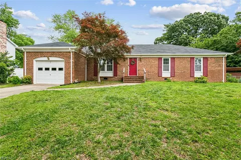 118 Cove Rd, Newport News, VA 23608