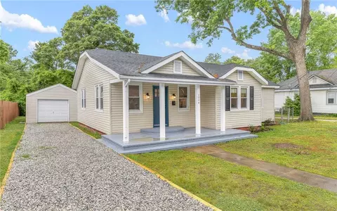 1006 Mayfield Ave, Chesapeake, VA 23324