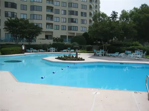 7505 River Rd #4D, Newport News, VA 23607