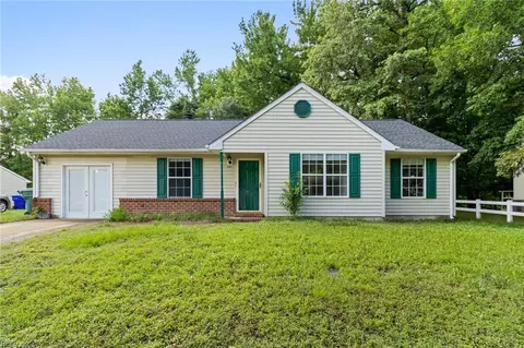 227 Locust St, Suffolk, VA 23434