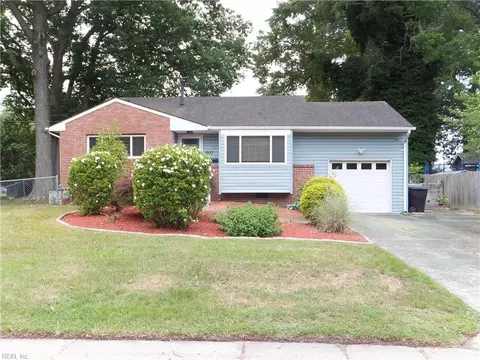 4937 Jeanne St, Virginia Beach, VA 23462