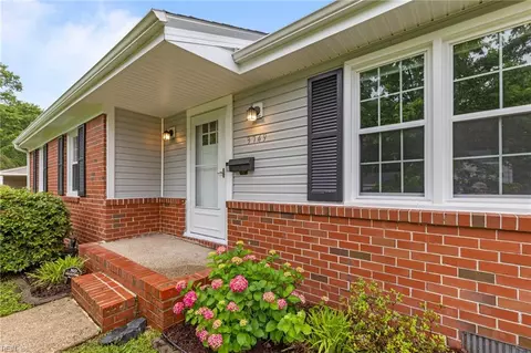 3749 Kings Point Rd, Virginia Beach, VA 23452