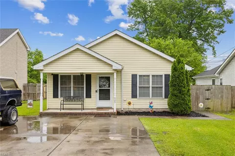 923 Oklahoma Dr, Chesapeake, VA 23323