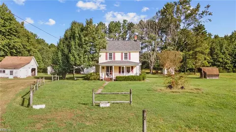 9405 Maryus Rd, Hayes, VA 23072