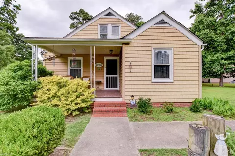 9206 Dixon Rd, Suffolk, VA 23433