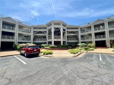30 Brough Ln # 301, Hampton, VA 23669