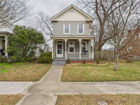 12 Holly St, Hampton, VA 23669