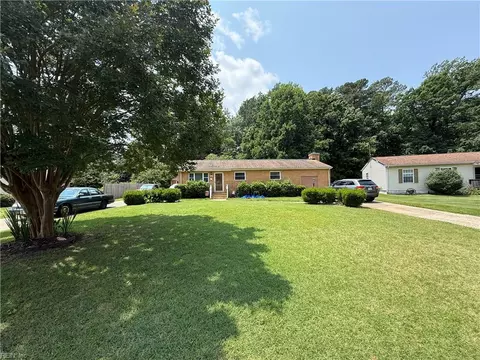 107 Carver Pl, Yorktown, VA 23692