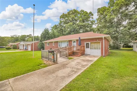 45 Richland Dr, Newport News, VA 23608