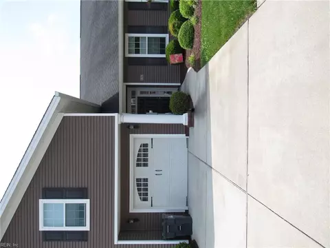 2825 Gavin Rd #24, Chesapeake, VA 23323