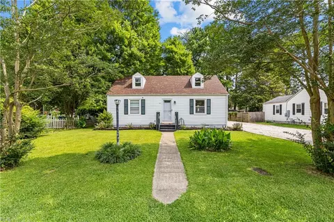 2224 Wildwood Rd, Chesapeake, VA 23323