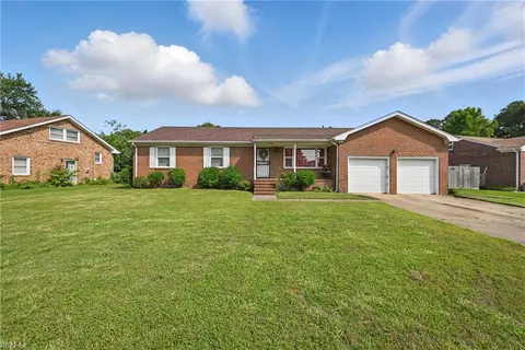 508 Crown Cres, Chesapeake, VA 23325