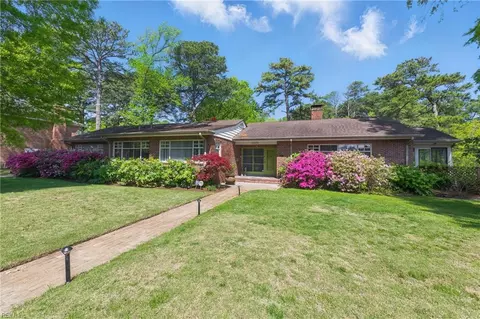 6076 Newport Pt, Norfolk, VA 23505