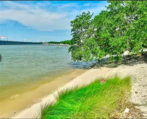 9601 9th View St #203, Norfolk, VA 23503
