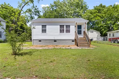 406 Walnut St, Elizabeth City, NC 27909