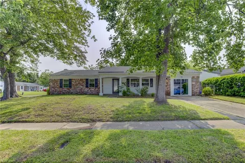 3096 Kenelm Dr, Chesapeake, VA 23323