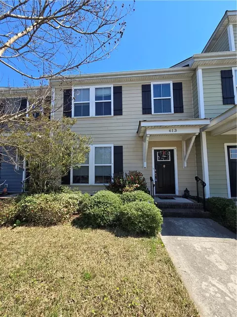 613 Mill Creek Pw Pkwy, Chesapeake, VA 23323