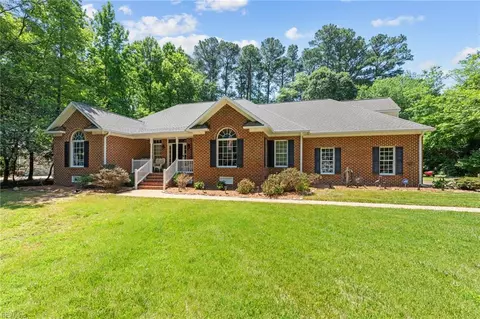 114 River Point Dr, Yorktown, VA 23693
