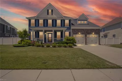 2209 Beeblossom Ln, Chesapeake, VA 23323