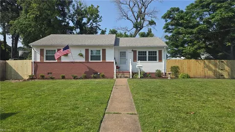 5604 Pontiac Rd, Virginia Beach, VA 23462