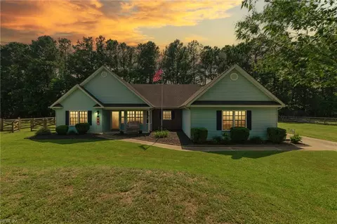 25 Nelson Maine, Carrollton, VA 23314