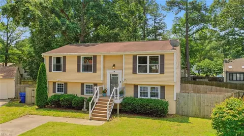 306 Tower Ln, Newport News, VA 23608