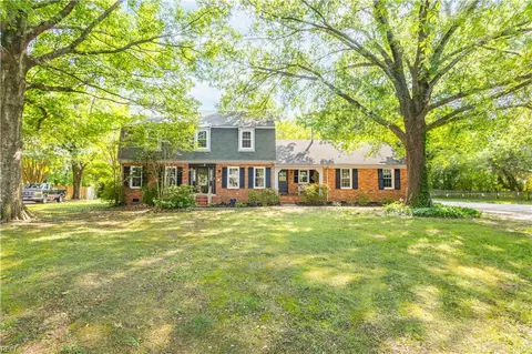613 S Claypool Ct, Virginia Beach, VA 23464