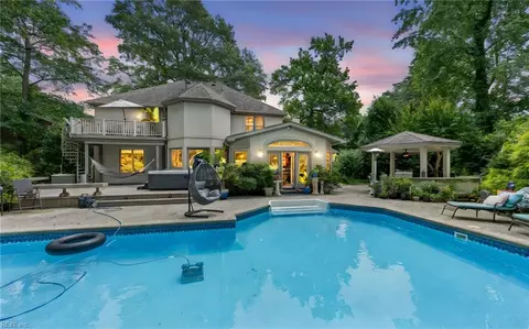 1001 Fairway Ct, Chesapeake, VA 23320