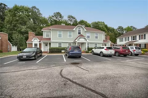 1101 Bridge Xing #D, Yorktown, VA 23692