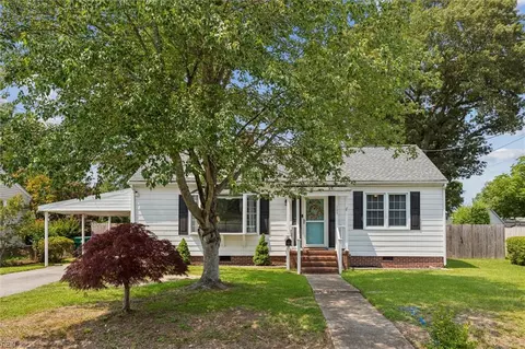 105 Groome Rd, Newport News, VA 23601
