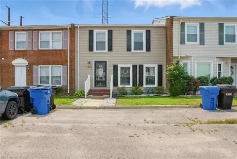 1046 Bryce Ln, Virginia Beach, VA 23464