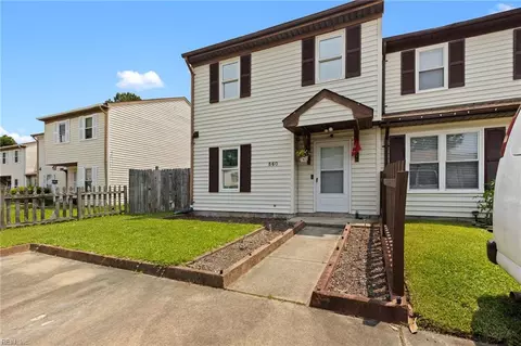 560 Davis St, Virginia Beach, VA 23462