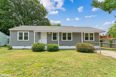 4 Greenwood Dr, Hampton, VA 23666