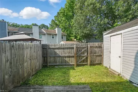 3441 Bruin Dr, Chesapeake, VA 23321