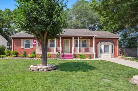 305 Agusta Dr, Newport News, VA 23601