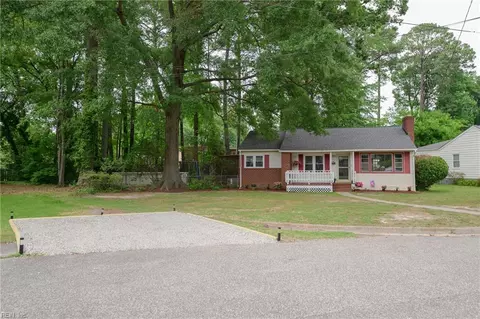 58 Tucker Ln, Newport News, VA 23606
