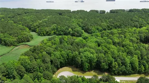 1217 Creekway Dr, Isle Of Wight County, VA 23430